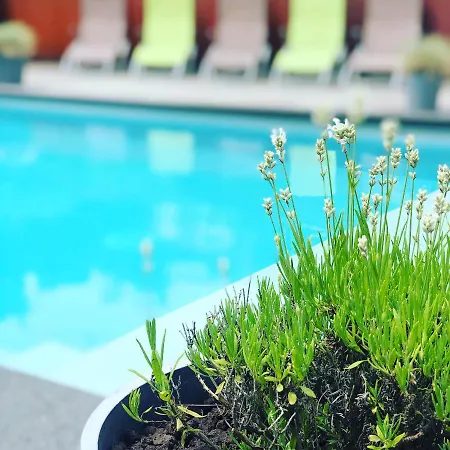 Juste à Côté, Maison De Caractère Avec Piscine Hébergement de vacances Wanze