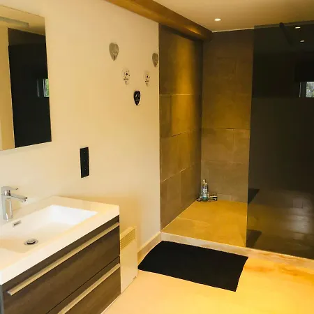 Juste A Cote, Maison De Caractere Avec Piscine