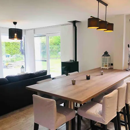 度假居 Juste A Cote, Maison De Caractere Avec Piscine Wanze