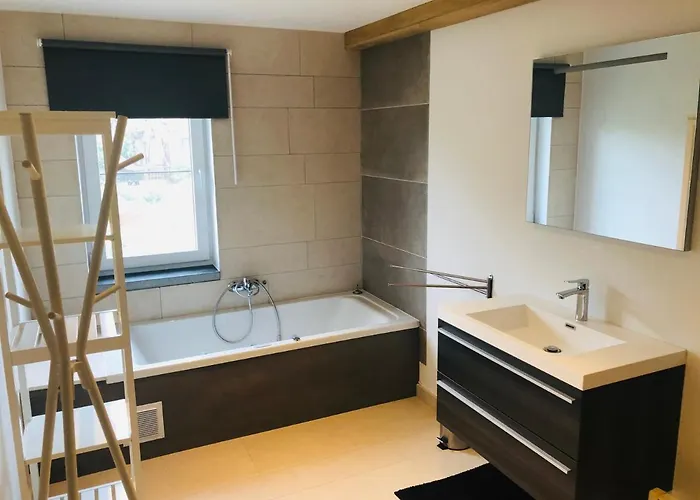 Casa vacanze Juste à Côté, Maison De Caractère Avec Piscine Wanze