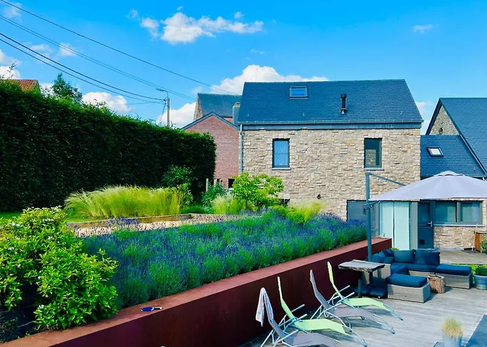 Juste à Côté, Maison De Caractère Avec Piscine Wanze