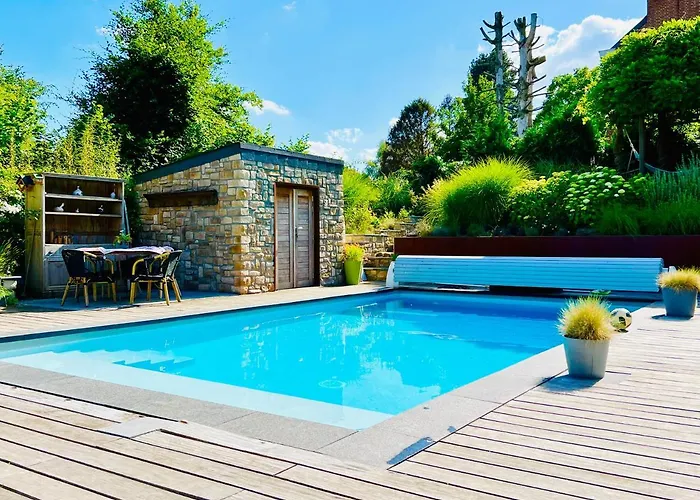 Casa vacanze Juste à Côté, Maison De Caractère Avec Piscine
