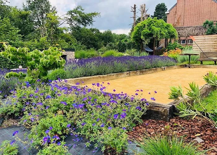 Juste à Côté, Maison De Caractère Avec Piscine * Wanze